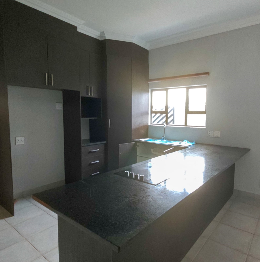 To Let 2 Bedroom Property for Rent in Melodie North West